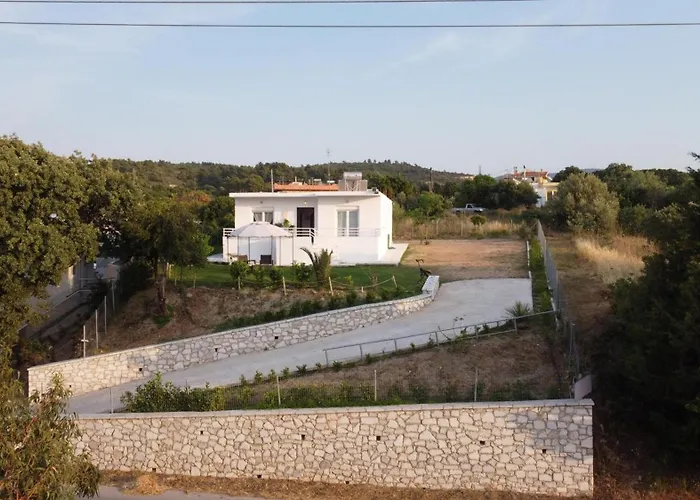 Emerald Private In Rhodes Kalavarda