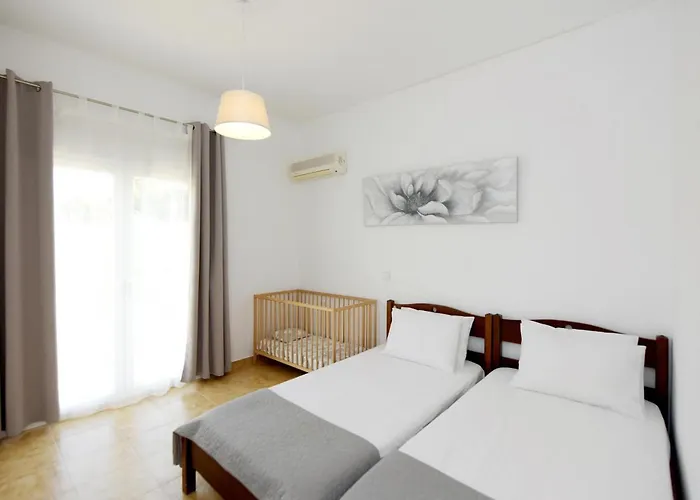 Emerald Private In Rhodes 度假居