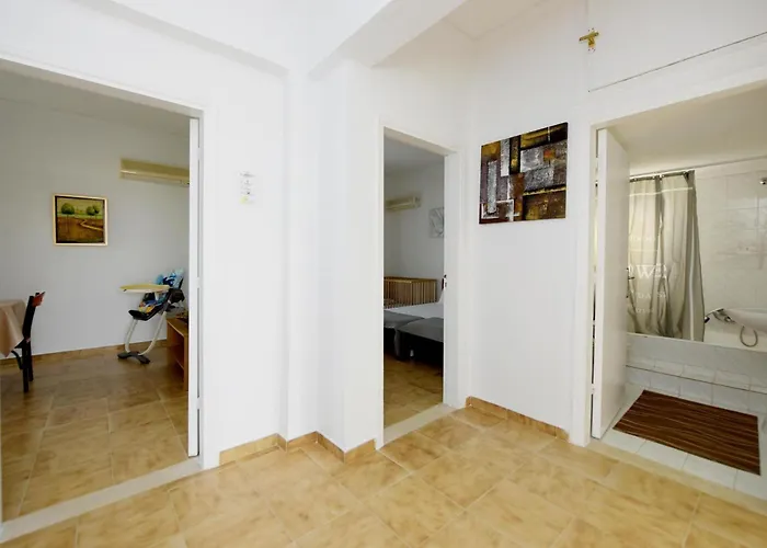 Emerald Private In Rhodes *